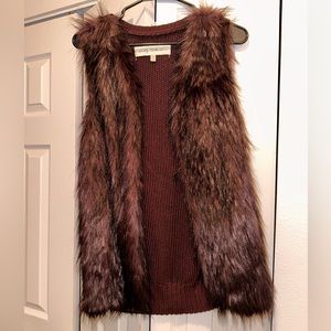 Women’s fur vest brown